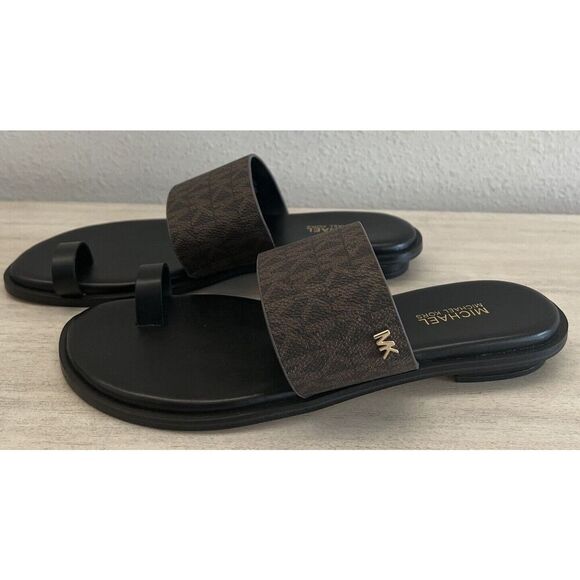 Michael Kors Brown Signature Sandals Slides Sz 6.5 Gold MK Big Toe Strap - Picture 2 of 8